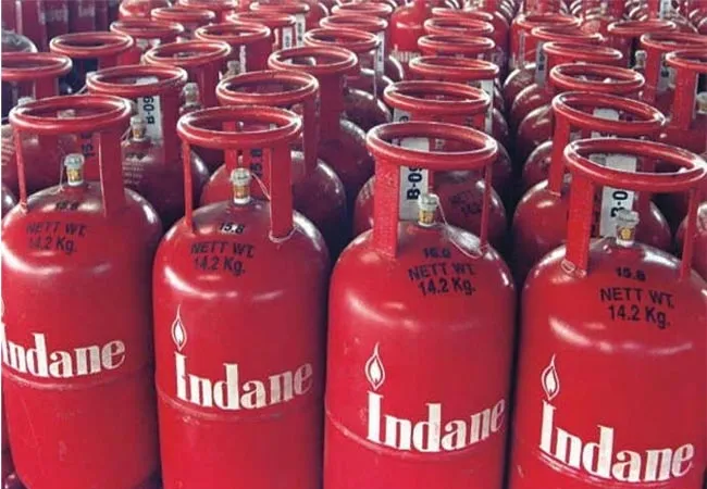 gas cylinder price decrease for rs 10 